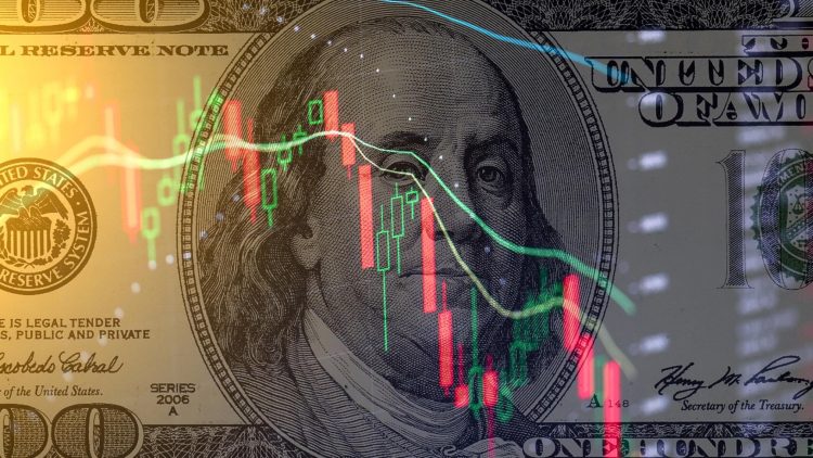 When to Go Defensive: Experts on Managing Portfolio Risk in Uncertain Times