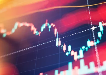 How Will Interest Rate Cuts Shape the Stock Market in 2025? Expert Insights Inside