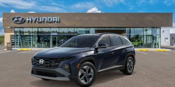 Why Are Legacy Auto Stocks Outperforming EV Pure Plays in 2025