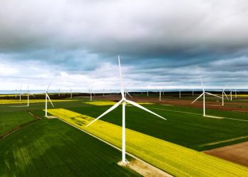 Is Europe’s Green Tech Boom Creating a Valuation Bubble in Wind and Solar Stocks?