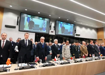 Why Did Palantir Surge 6.5% in a Day—Is Government AI Spending the New Catalyst?