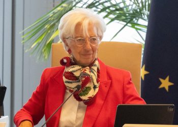 Why Are Central Banks Struggling to Balance Inflation and Growth in 2025?