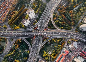 What Does the ‘De-Globalization Index’ Reveal About Future Sector Returns?