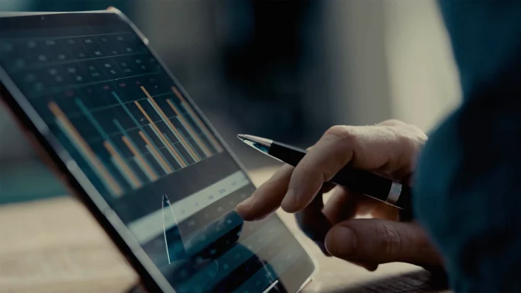 How Do Top Portfolio Managers Manage Risk During Earnings Seasons?