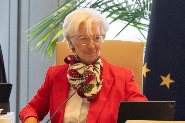 Why Are Central Banks Struggling to Balance Inflation and Growth in 2025?