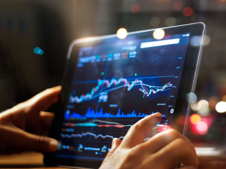 Breaking Through the Candlestick Maze: Which Lesser-Known Technical Indicator Holds the ‘High Win Rate Reversal’ Code?