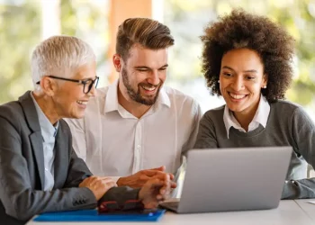 What “Invisible” Strategy Are Smart Investors Using During Market Turbulence?