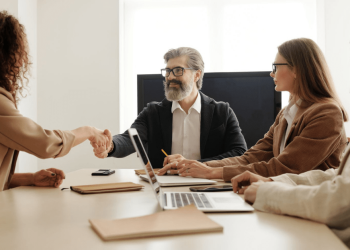 Shadow Pricing in Sell-Side Reports: What Do Internal Derivative Positions Reveal When Goldman Sachs Raises Its Target Price?